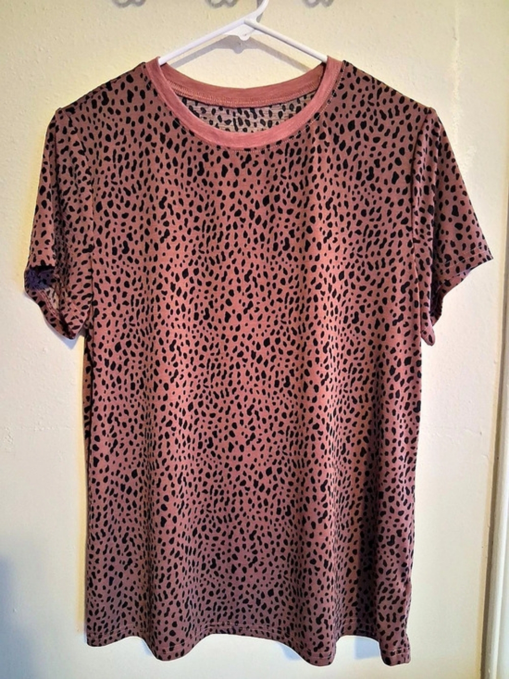 Animal Print Short Sleeve Tee in Mauve & Black